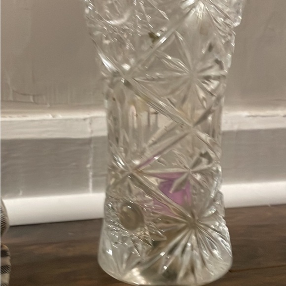 Crystal vase for flowers. Heavy. - Picture 2 of 2